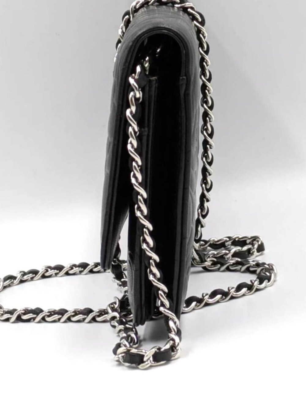 Pre-owned Chanel Camellia Embossed Lambskin Wallet On Chain Black - Picture 3 of 13